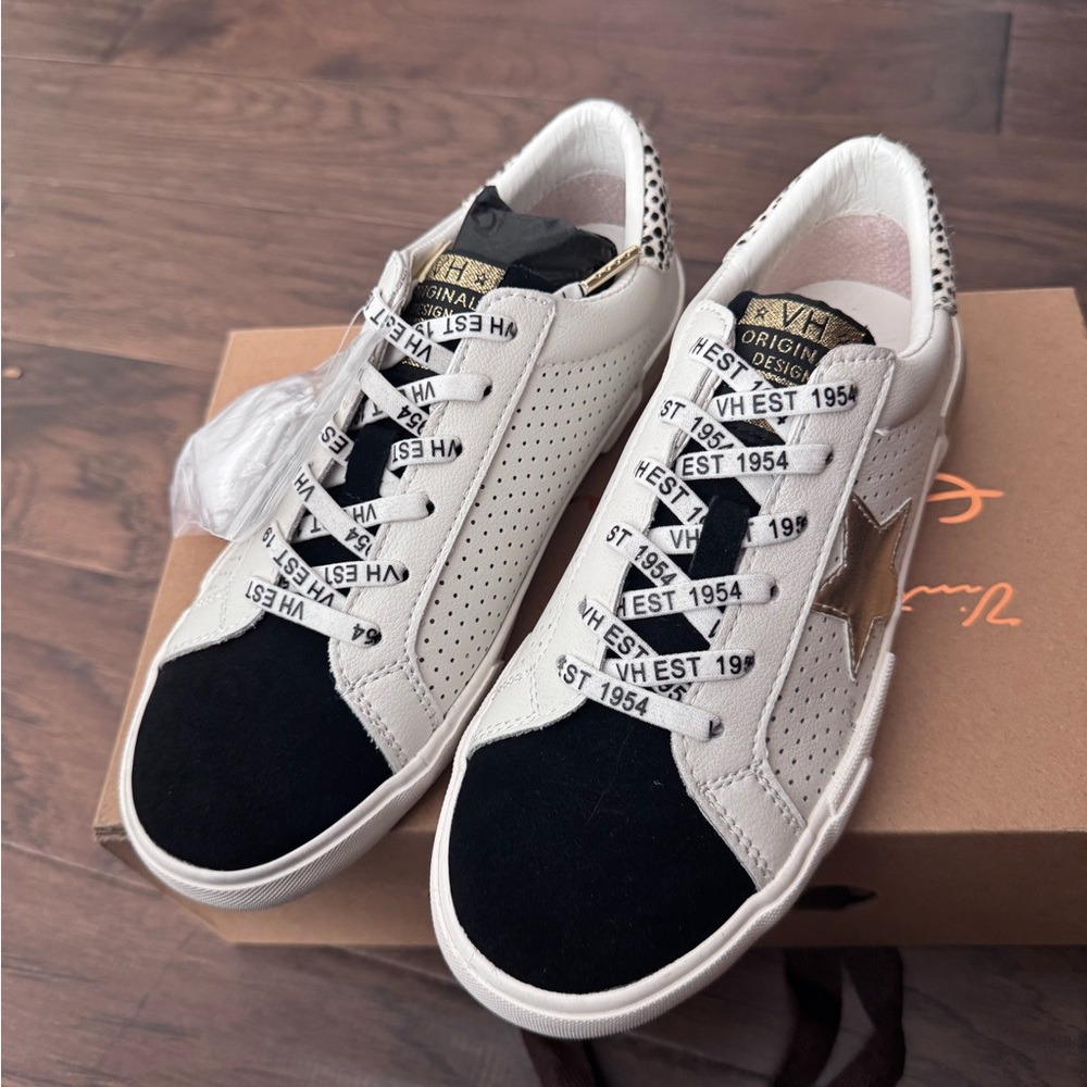 Vintage Havana Sneakers - Size 7 - New